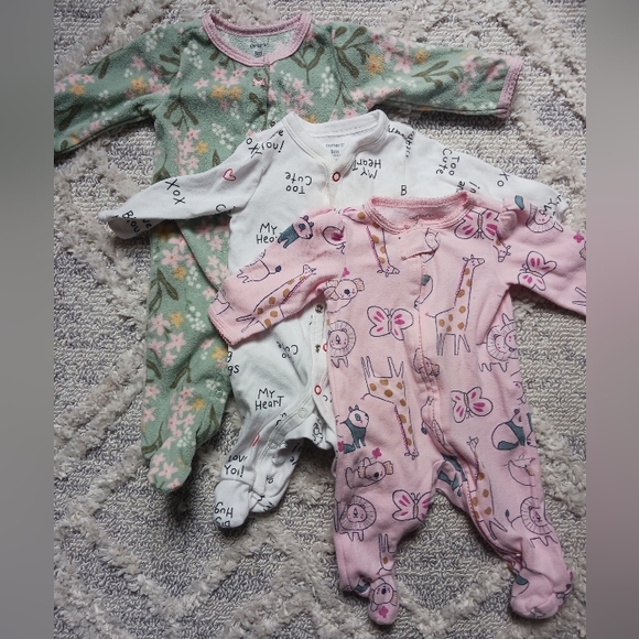 Carter's footie bundle - Picture 1 of 2